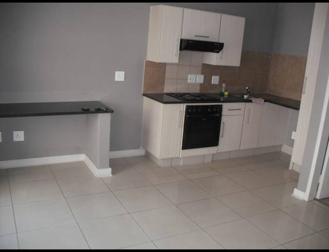 1 BEDROOM PROPERTY TO RENT IN DIE BULT